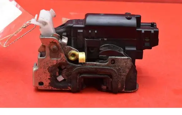 Dacia Dokker Front door lock 