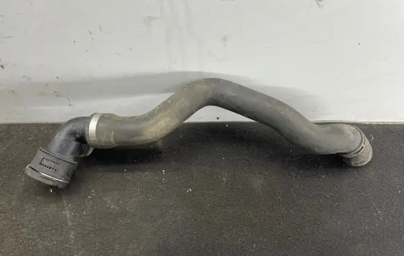 Audi Q7 4L Engine coolant pipe/hose 7L6122051S 7L6122051T