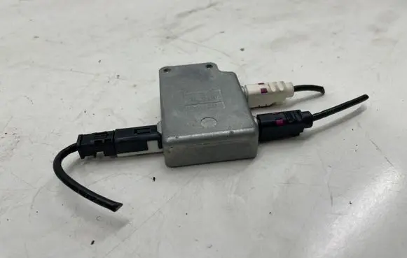 Mercedes-Benz E C207 W207 Aerial antenna filter 059339