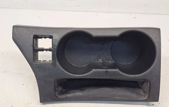 Cup holder front