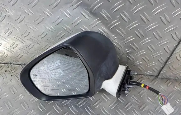 Suzuki SX4 S-Cross Front door electric wing mirror