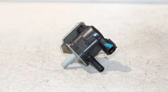 Lexus IS III XE30 Turbo solenoid valve 9091012276