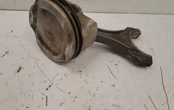 BMW 5 F10 F11 Piston with connecting rod 89L106