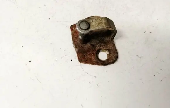 Nissan Almera N16 Front door lock loop/hook striker 