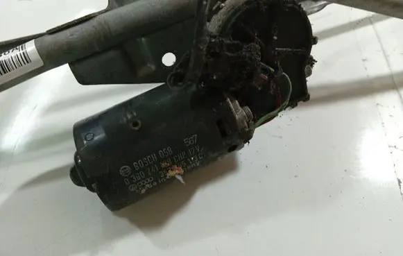 Volkswagen PASSAT B4 Wiper motor 0390241108