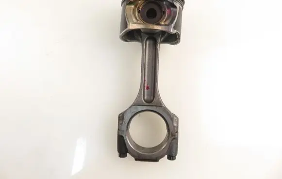 Hyundai Santa Fe Piston with connecting rod 