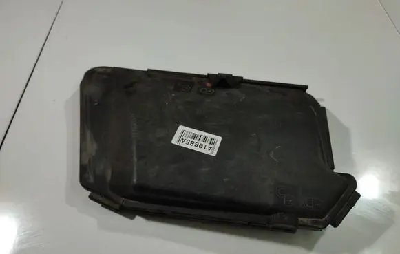 Mercedes-Benz CLS C219 Fuse box cover A2115400182