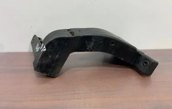 Hyundai i40 Front bumper mounting bracket
