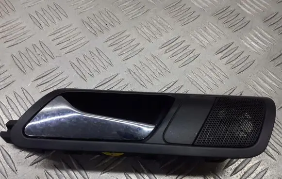 Volkswagen PASSAT B6 Rear door interior handle 3C4839113