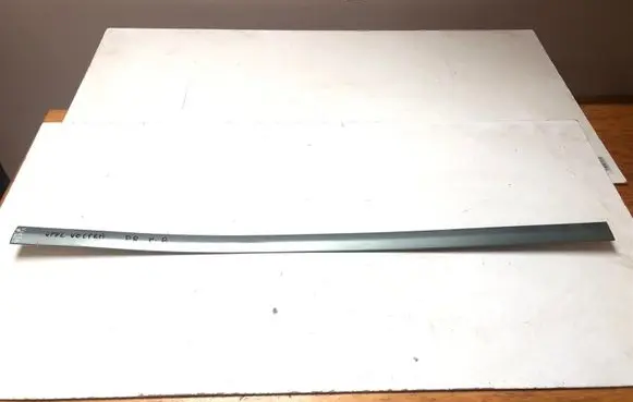 Opel Vectra C Front door trim (molding) 13101648