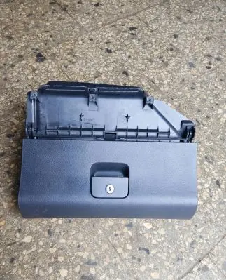 Volkswagen Polo IV 9N3 Glove box 6Q1857101E
