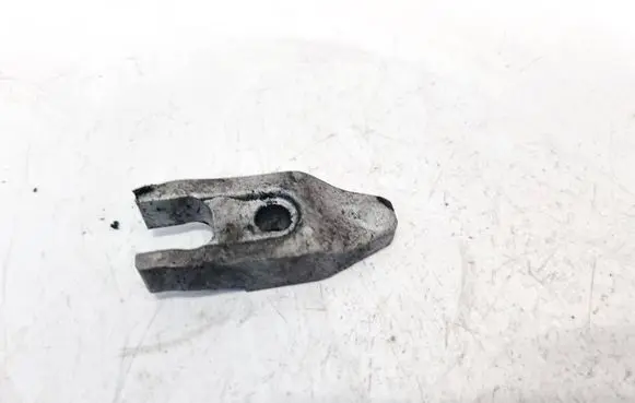 Opel Insignia A Fuel Injector clamp holder 