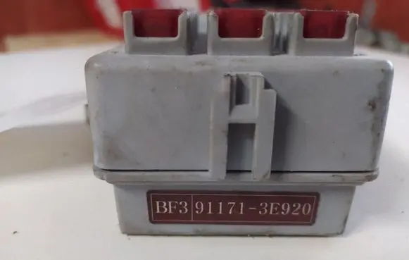 KIA Sorento Fuse module 911713E920