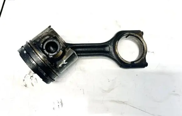 Peugeot 407 Piston with connecting rod