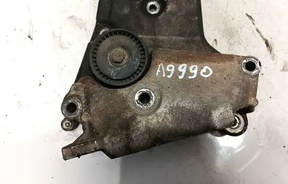 Opel Insignia A Engine mounting bracket 428702815