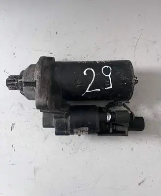 Volkswagen Golf V Starter motor 02M911024X