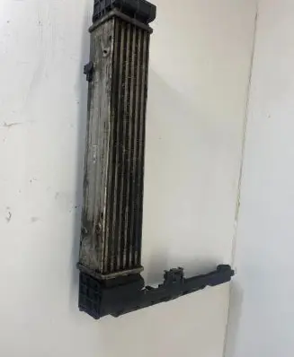 BMW 3 E90 E91 Intercooler radiator 3093796