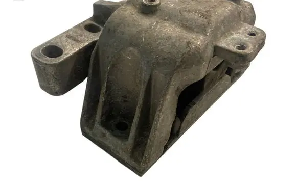 Volkswagen Golf V Engine mount bracket 0199262CK