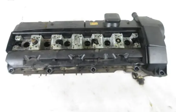 BMW 5 E39 Engine head 1748411