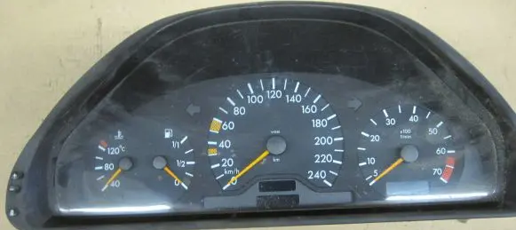 Mercedes-Benz E W210 Speedometer (instrument cluster) 2105400348