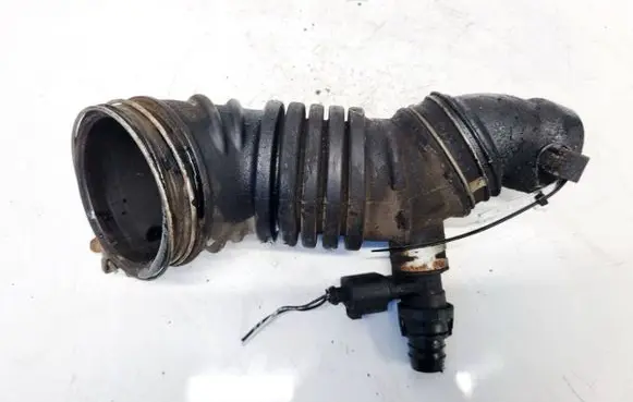 Air intake hose/pipe