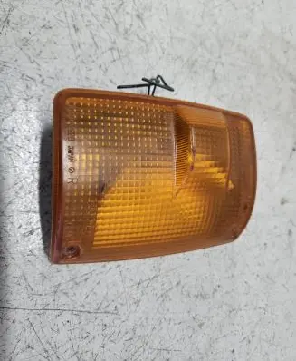 Isuzu Trooper Front indicator light IKI3228 6290