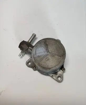 Nissan Patrol Y61 Vacuum pump 14650 2W202 VP8001B
