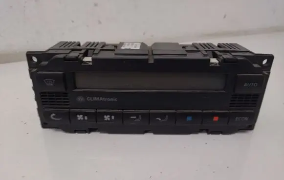 Volkswagen PASSAT B5.5 Climate control unit 0005GP