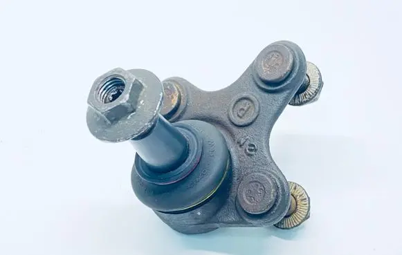 Volkswagen PASSAT B7 Front ball joint 3C0407366B