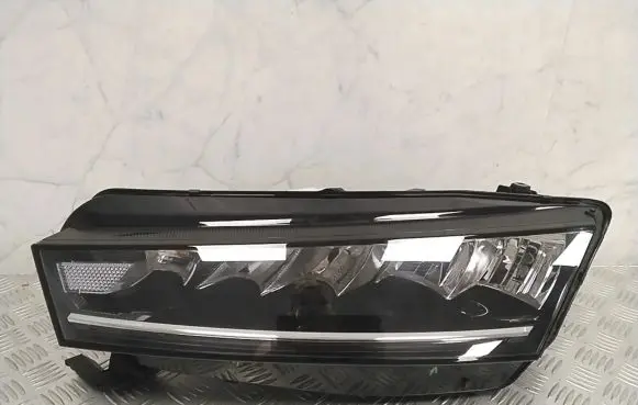 Skoda Octavia Mk4 Headlight/headlamp 5E4941015