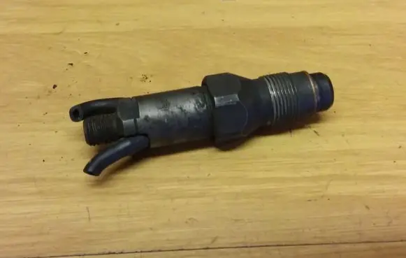 Citroen Berlingo Fuel injector LCR6736001
