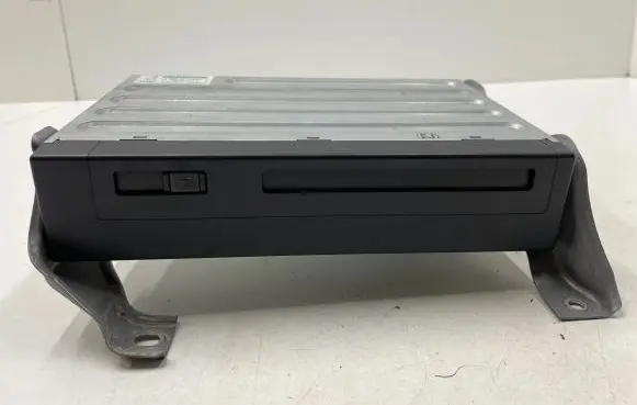 Lexus RX 330 - 350 - 400H Navigation unit CD/DVD player 8684150100 021446 EJDD009022