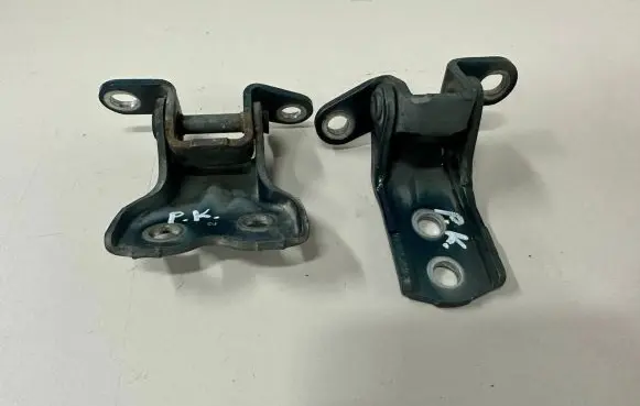 Toyota Avensis T250 Front door hinge set 