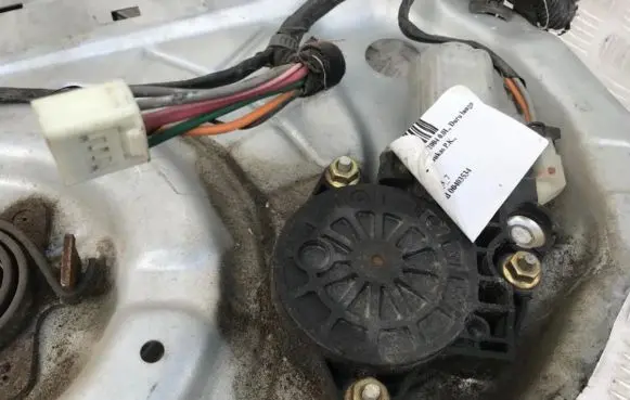 Hyundai Elantra Front door window regulator motor