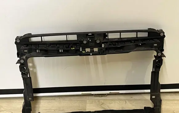 Volkswagen Golf VII Radiator support slam panel 5G0805588 301585