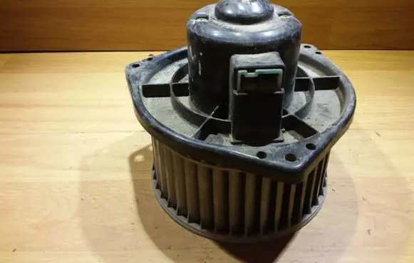 Nissan Sunny Heater fan/blower 4755030352