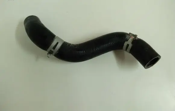 Lexus CT 200H Engine coolant pipe/hose 180403