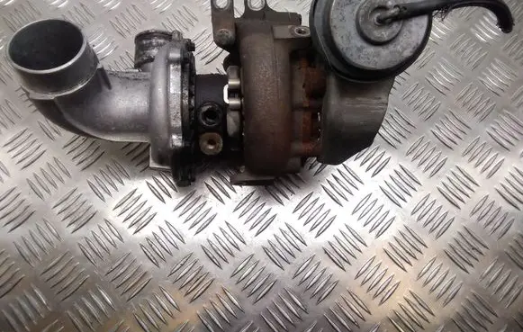 Toyota Avensis T250 Turbo 172010R010