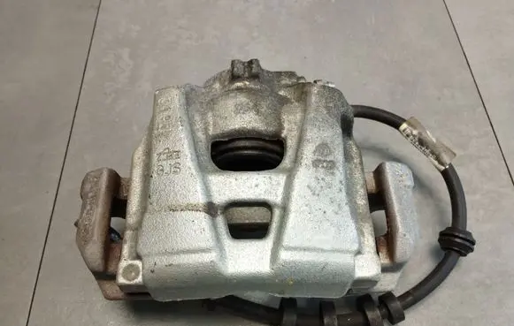 Audi A5 Sportback 8TA Front brake caliper 