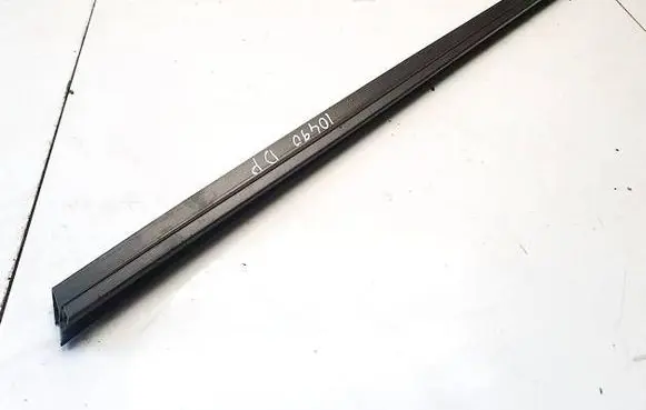 Front door glass trim molding