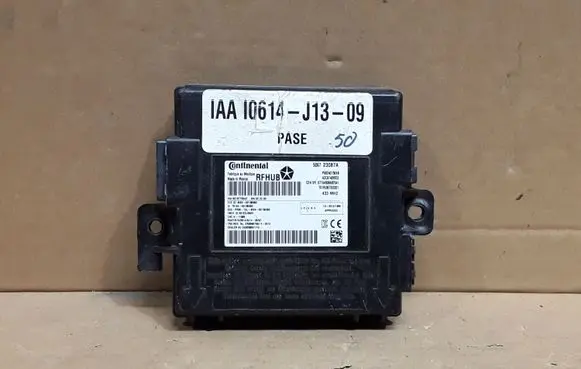 Jeep Grand Cherokee Keyless (KESSY) go control unit/module P68240158AB IAAI0614J1309 506723087A