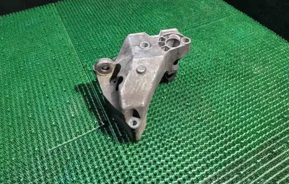 Volkswagen Bora Engine mounting bracket 038199207H