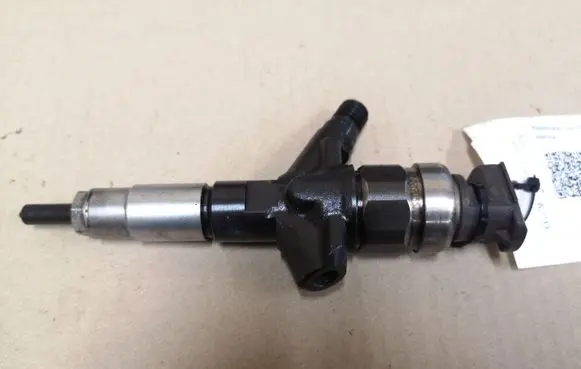 Subaru Legacy Fuel injector 16613AA030