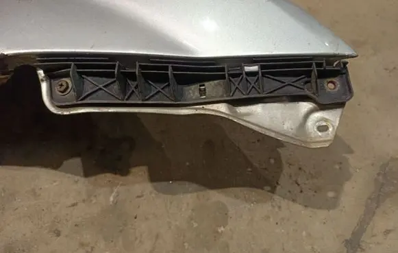 Toyota Corolla Verso AR10 Front bumper mounting bracket