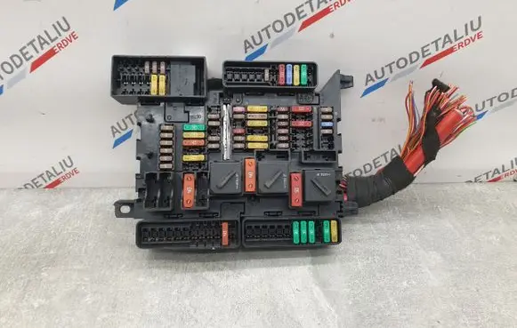BMW 2 F46 Fuse module 9360501 61149360501