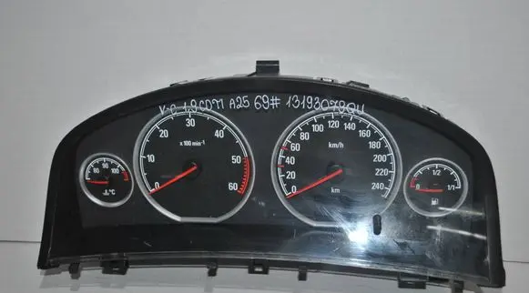 Opel Vectra C Speedometer (instrument cluster) 13193079QU