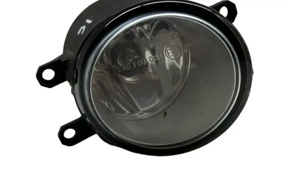 Toyota Avensis T250 Front fog light 812100D040 89204021 89210656