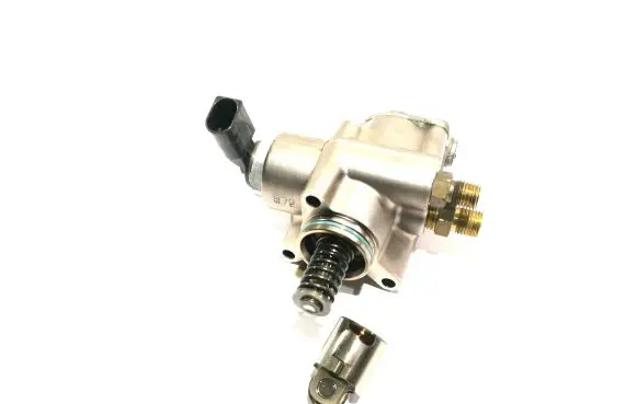 Audi A8 S8 D3 4E Fuel injection high pressure pump 079127026AB