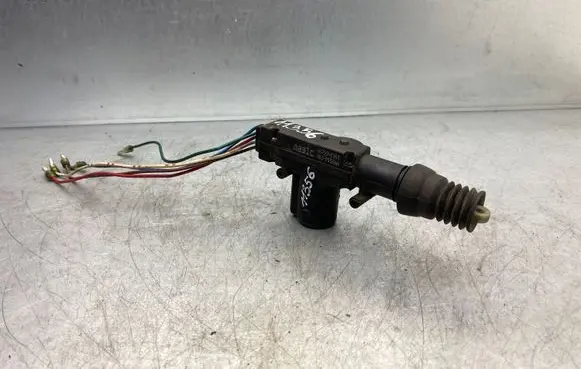 Volkswagen Lupo Central locking motor V07990900 V03P056AA