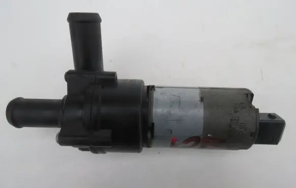 Volvo XC90 Electric auxiliary coolant/water pump 30776243